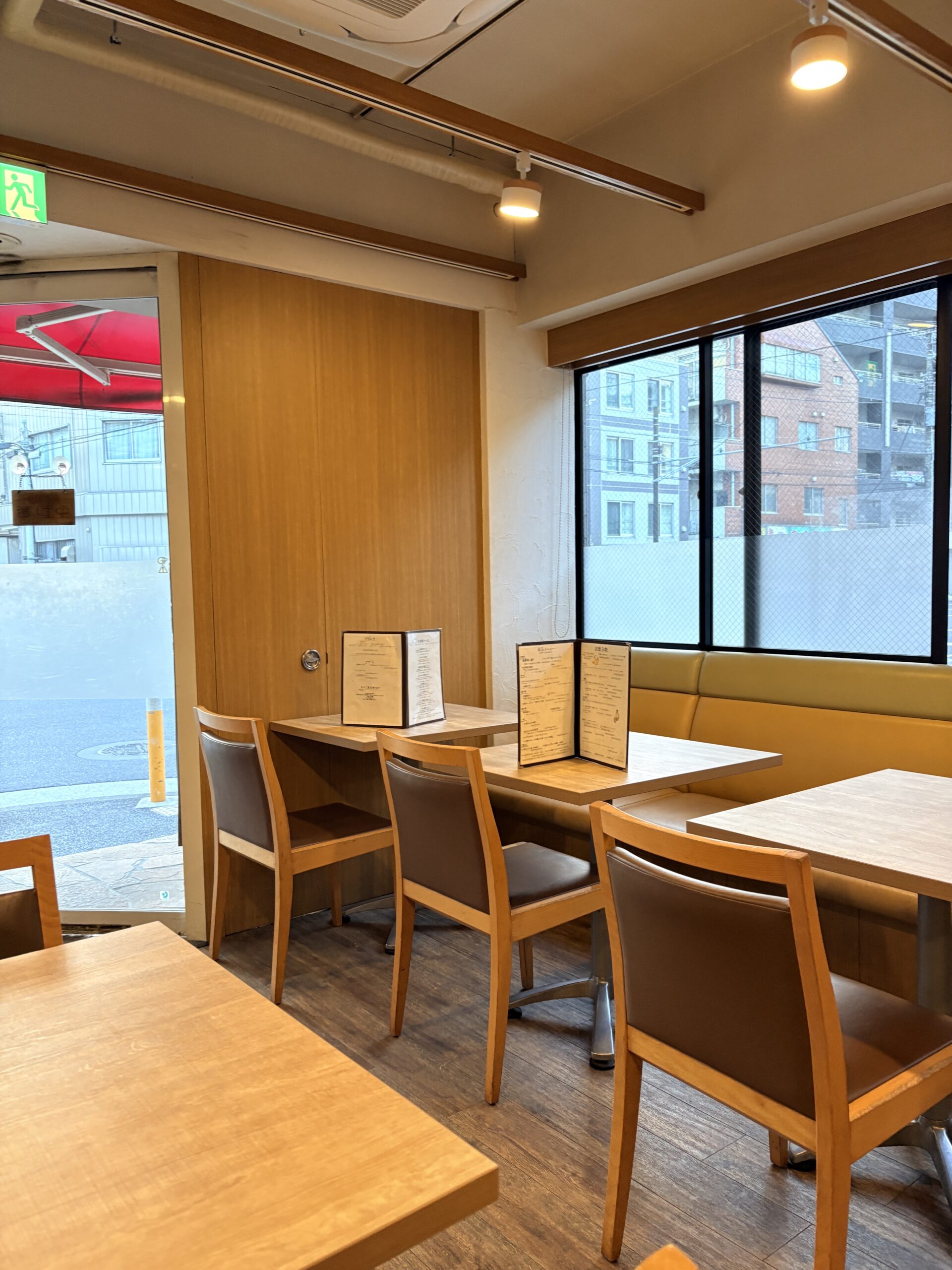 落ち着いた雰囲気の店内席 - 和風ダイニング
